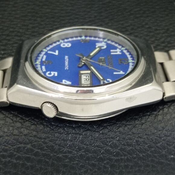 Vintage 1973 Seiko Automatic Mens Silver Watch W/daydate & Blue accents - Picture 5 of 10